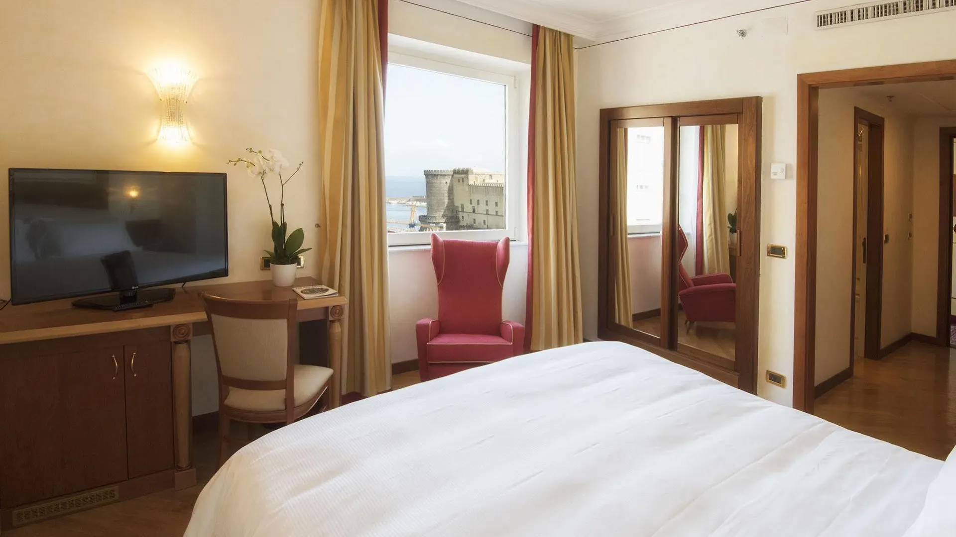 Renaissance Naples Hotel Mediterraneo